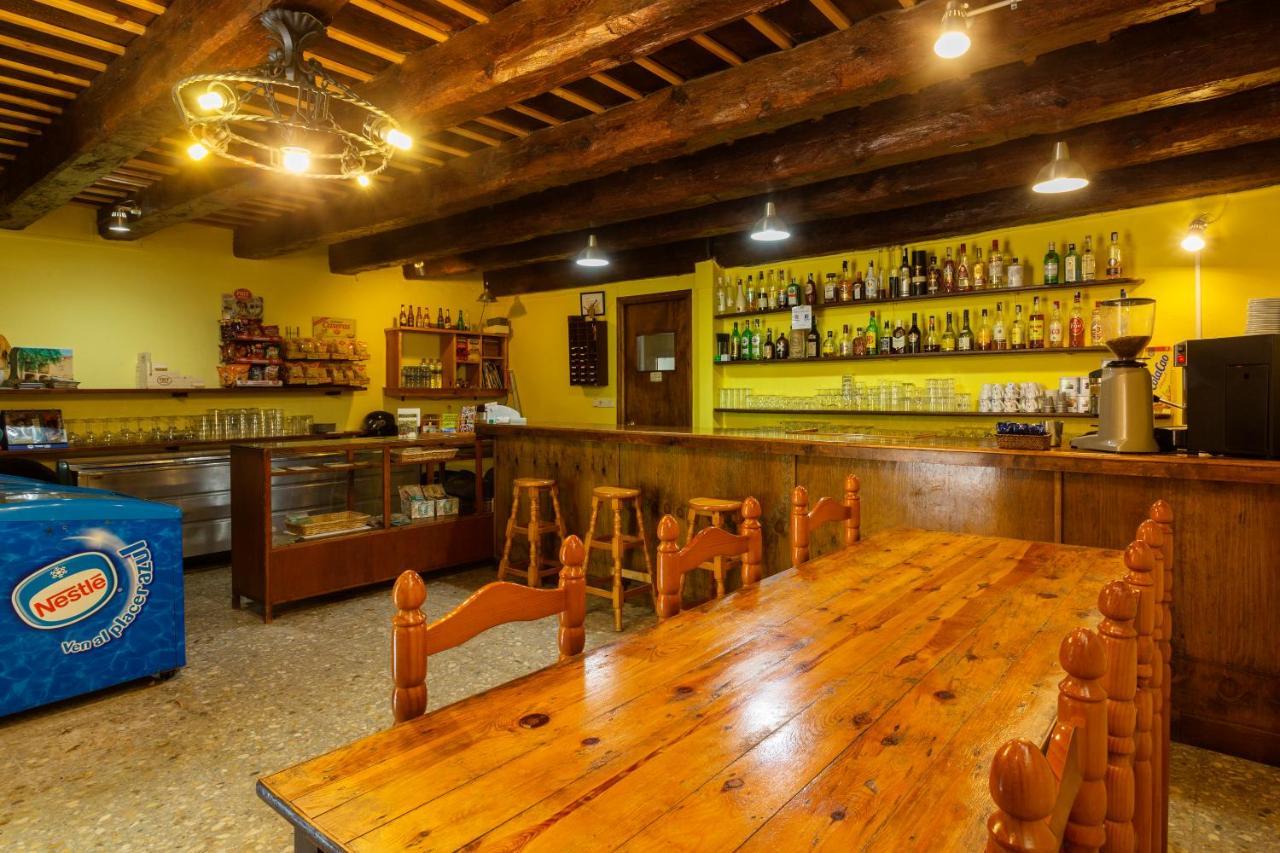 Hostatgeria Falgars La Pobla de Lillet Exterior foto